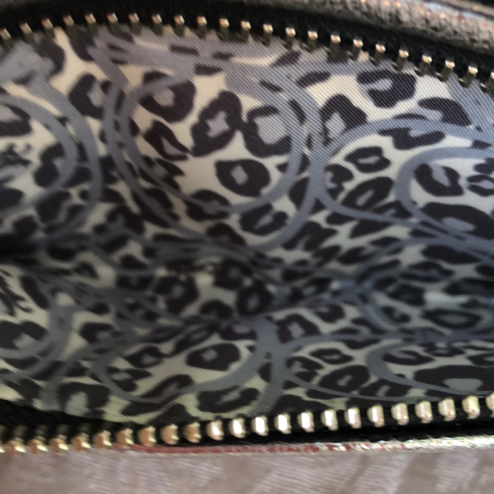 Coach Poppy Long Zip Around Wallet/clutch/Coach Tag Excellent Condition. - Picture 6 of 9